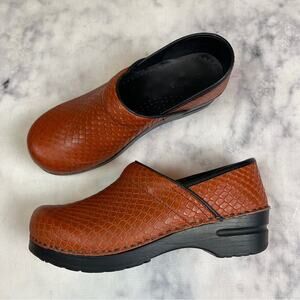 Sanita Professional Burnt Orange Snake Embossed Leather Comfort Clogs Sz 38
